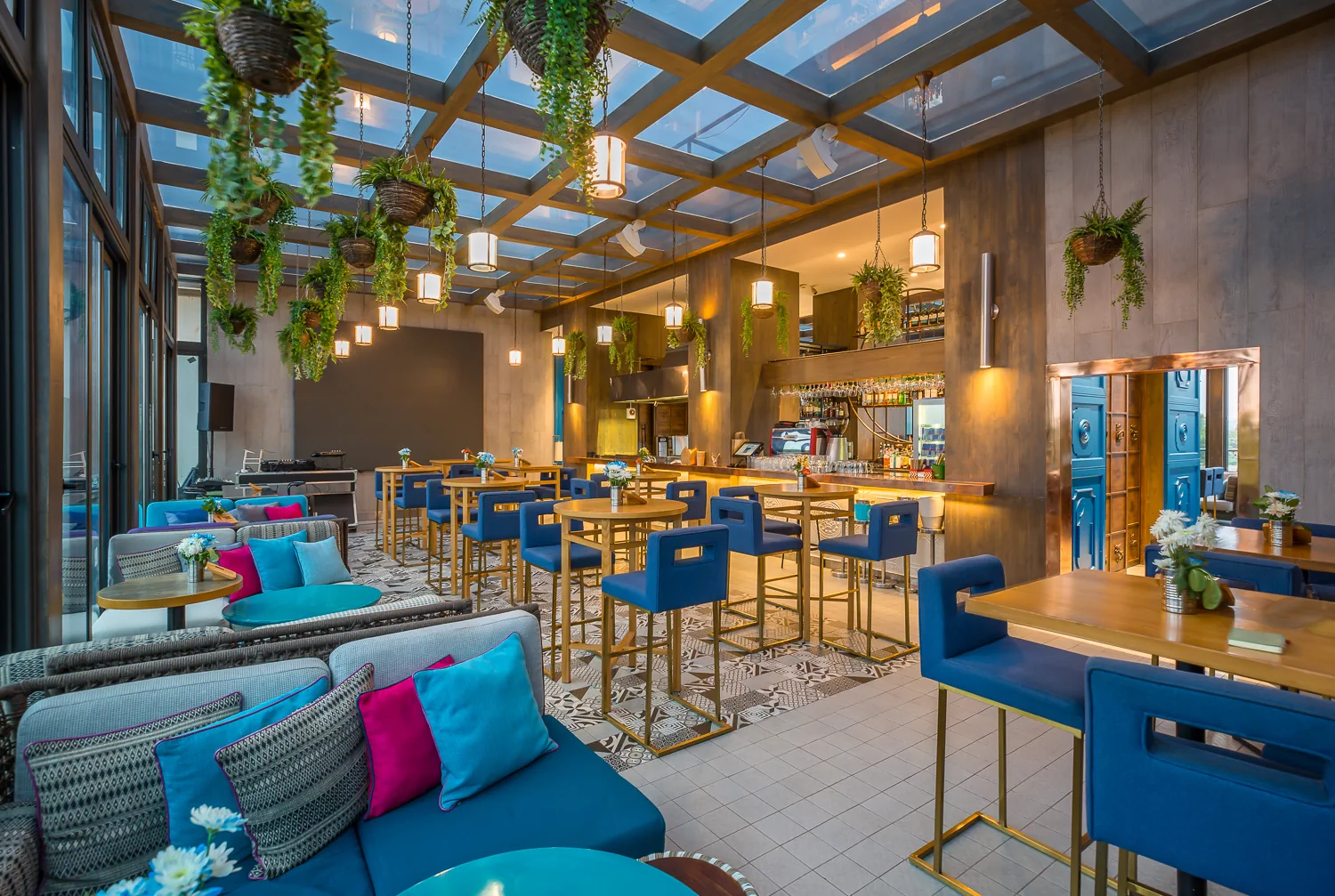Dining & Networking